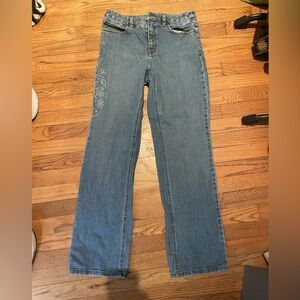 women’s straight legged jeans with flower details